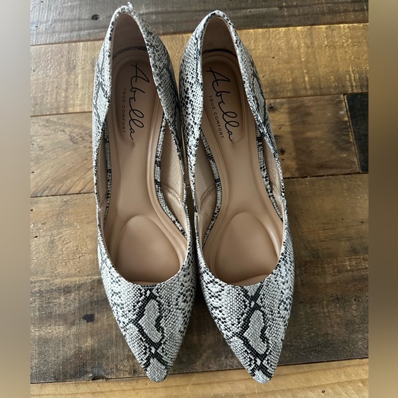 Abella Pumps Snake Skin Women's Shoes| Size 7.5 - Picture 1 of 7